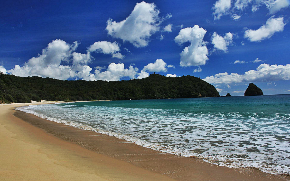 An image of New Chums beach in New Zealand